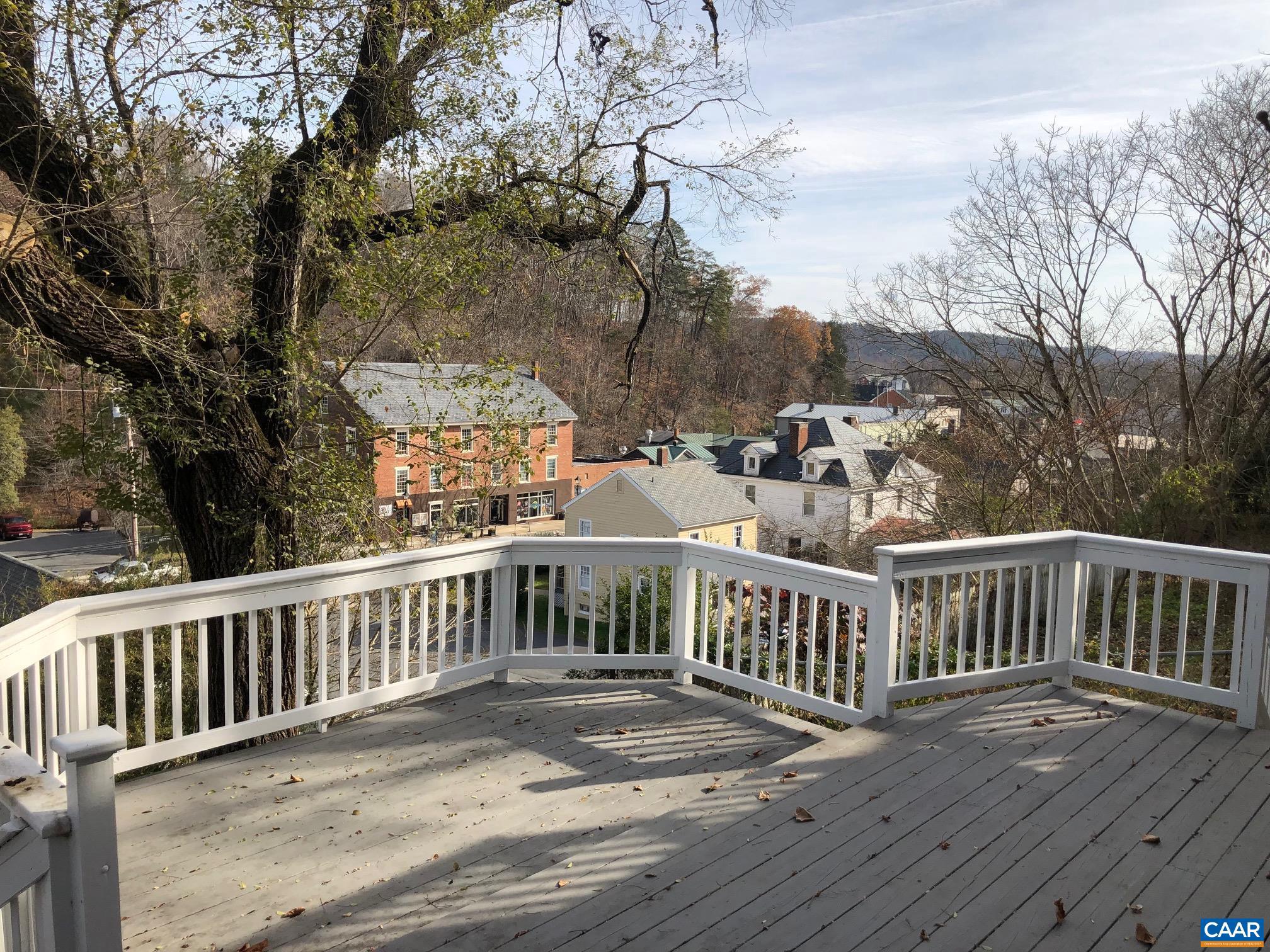 655 A Harrison Street Scottsville, VA 24590 - Photo 3 of 6