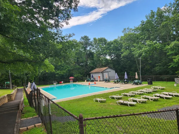 $7,500 | Mallard, Bushkill, PA 18324