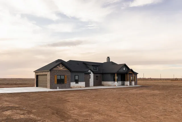 $489,000 | 4062 South Fm 168, Ropesville, TX 79358