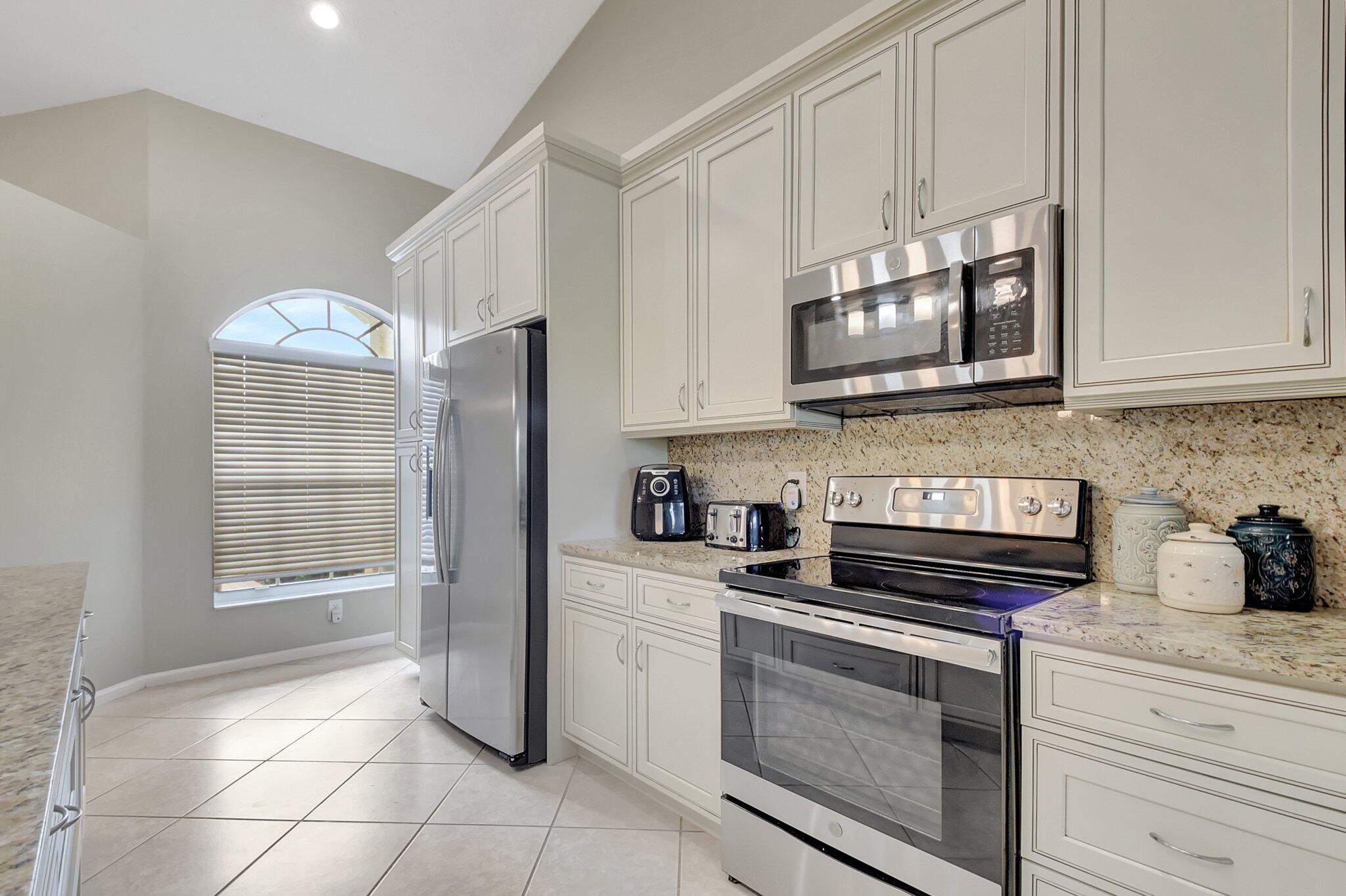 8361 Vía Serena Boca Raton, FL 33433 - Photo 8 of 31 9-web-or-mls-DSC_4660