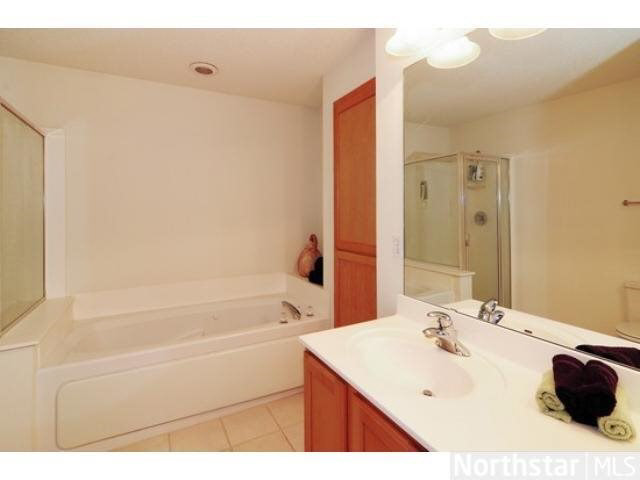 8054 Golden Valley Road Golden Valley, MN 55427 - Photo 10 of 11 Gallery Image 10
