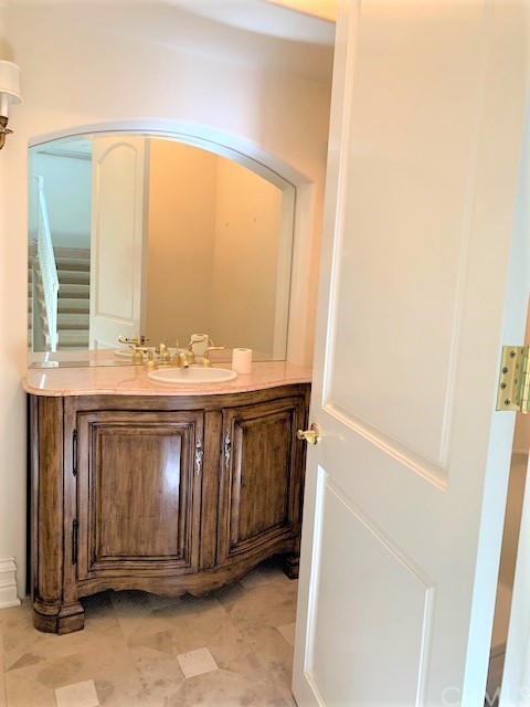3930 Coral Place Calabasas, CA 91302 - Photo 25 of 50 Powder room
