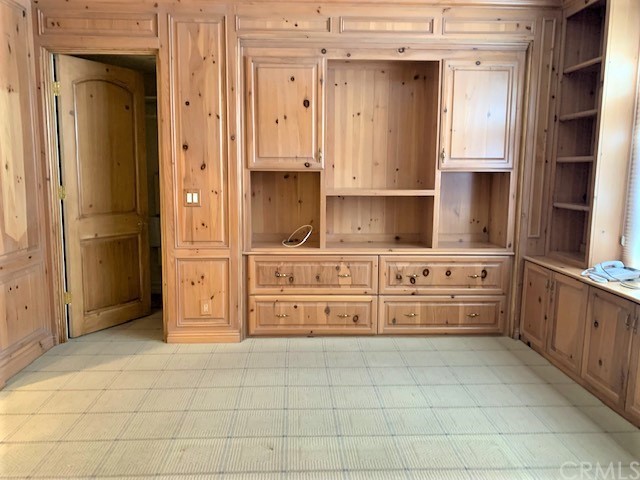 3930 Coral Place Calabasas, CA 91302 - Photo 32 of 50 Office with closet