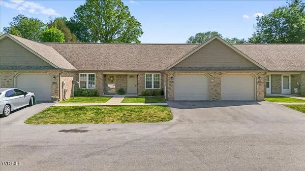 $189,000 | 61 Chatfield Square, Unit 61, Johnson City, TN 37615