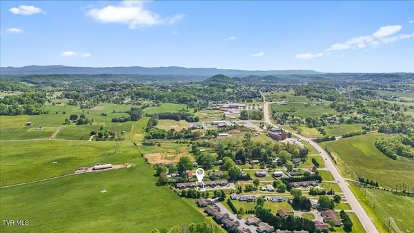 $189,000 | 61 Chatfield Square, Unit 61, Johnson City, TN 37615