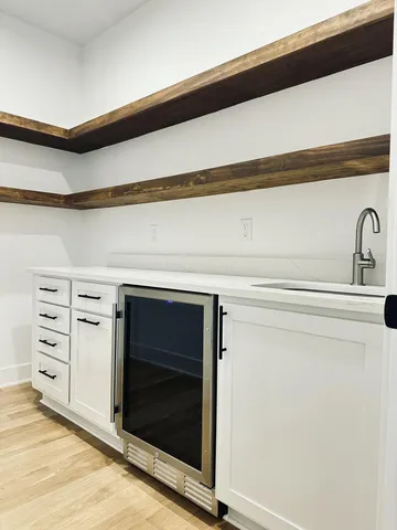 $649,900 | 16420 Sleepy Hollow Drive, Fenton, MI 48430