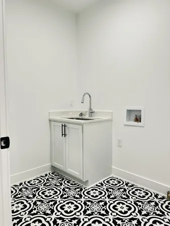 $649,900 | 16420 Sleepy Hollow Drive, Fenton, MI 48430