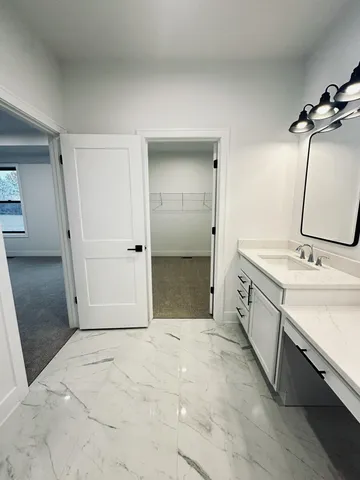 $649,900 | 16420 Sleepy Hollow Drive, Fenton, MI 48430