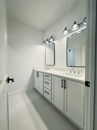 $649,900 | 16420 Sleepy Hollow Drive, Fenton, MI 48430