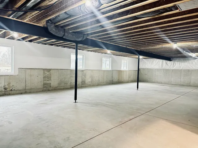 $649,900 | 16420 Sleepy Hollow Drive, Fenton, MI 48430