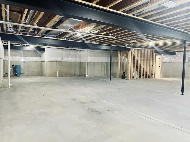 $649,900 | 16420 Sleepy Hollow Drive, Fenton, MI 48430