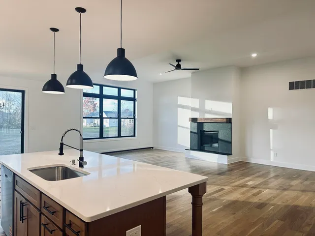 $649,900 | 16420 Sleepy Hollow Drive, Fenton, MI 48430