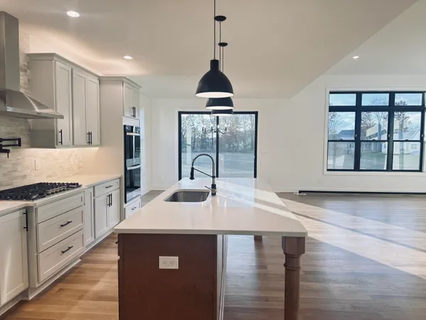 $649,900 | 16420 Sleepy Hollow Drive, Fenton, MI 48430