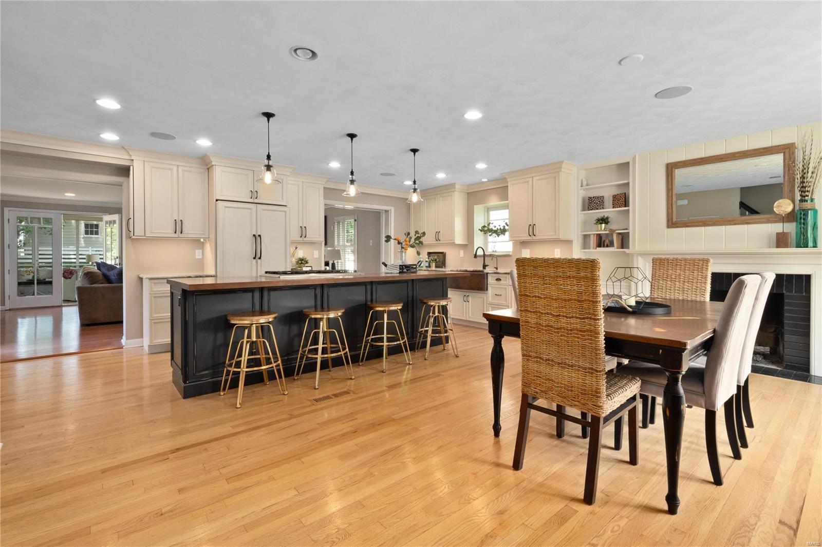711 Hawbrook Road Glendale, MO 63122 - Photo 2 of 26 Gallery Image 2