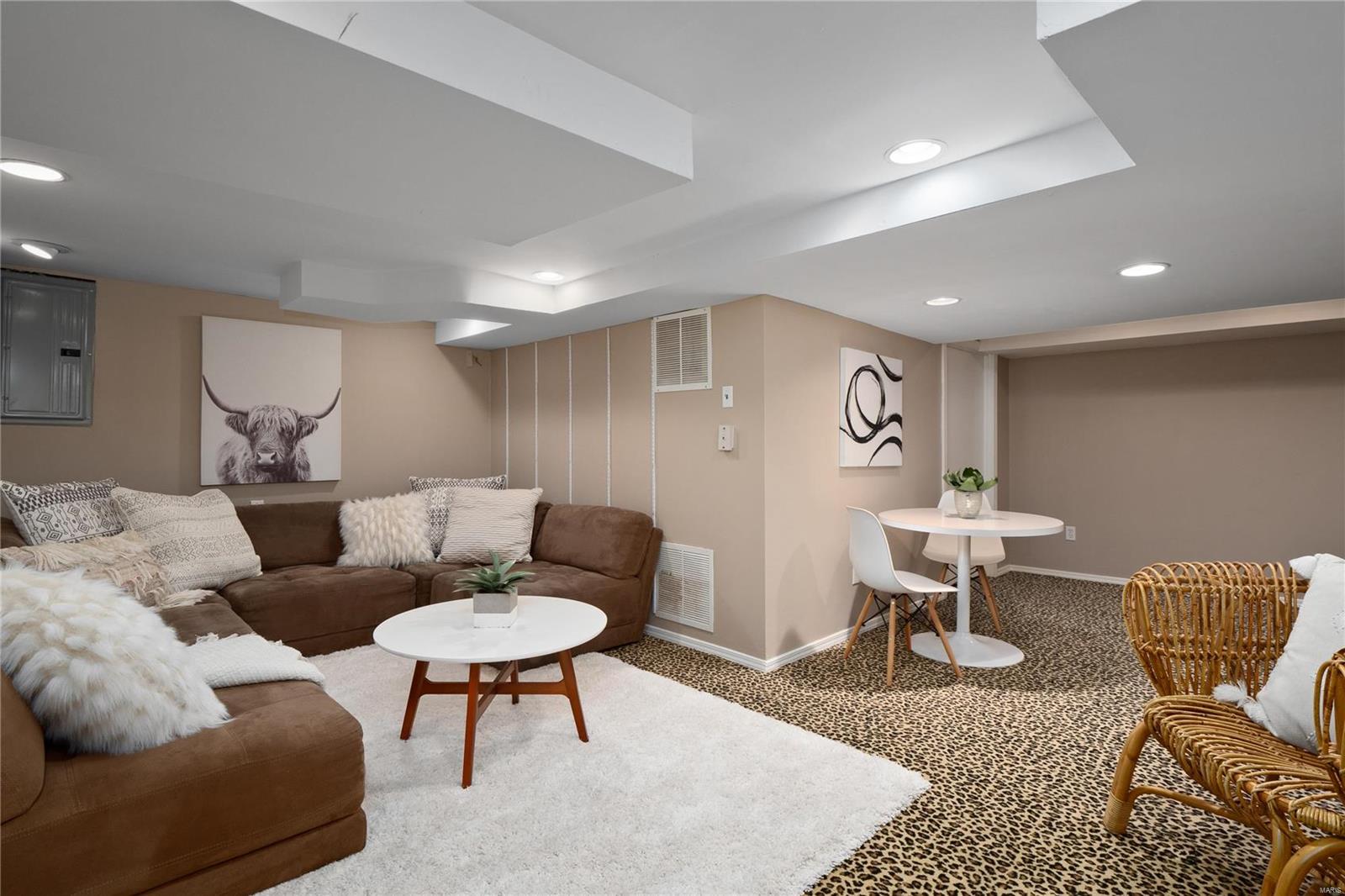 711 Hawbrook Road Glendale, MO 63122 - Photo 23 of 26 Gallery Image 23