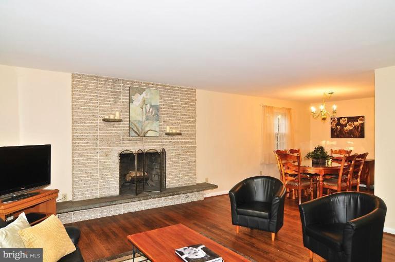 10605 Glenwild Road Silver Spring, MD 20901 - Photo 3 of 15 Living Room #2