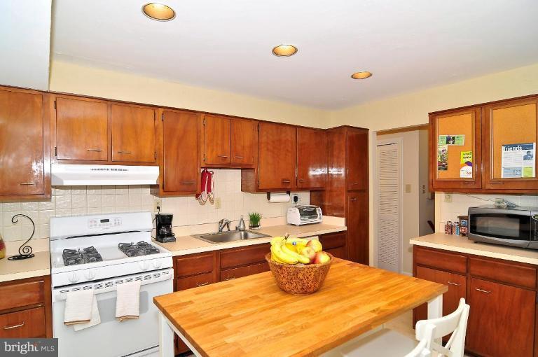 10605 Glenwild Road Silver Spring, MD 20901 - Photo 6 of 15 Kitchen #2