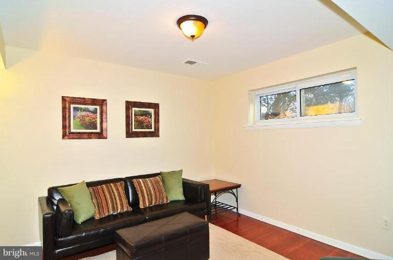 10605 Glenwild Road Silver Spring, MD 20901 - Photo 7 of 15 Family Room