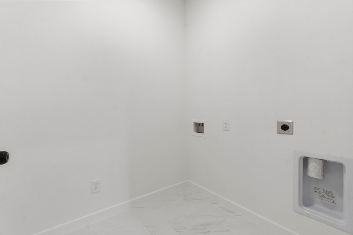 34 Cottonwood Trinity, TX 75862 - Photo 15 of 44 a close up of a white marble wall