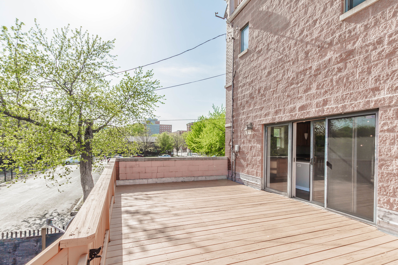 1443 West Fillmore Street Chicago, IL 60607 - Photo 30 of 37 a terrace view with glass windows and garden view