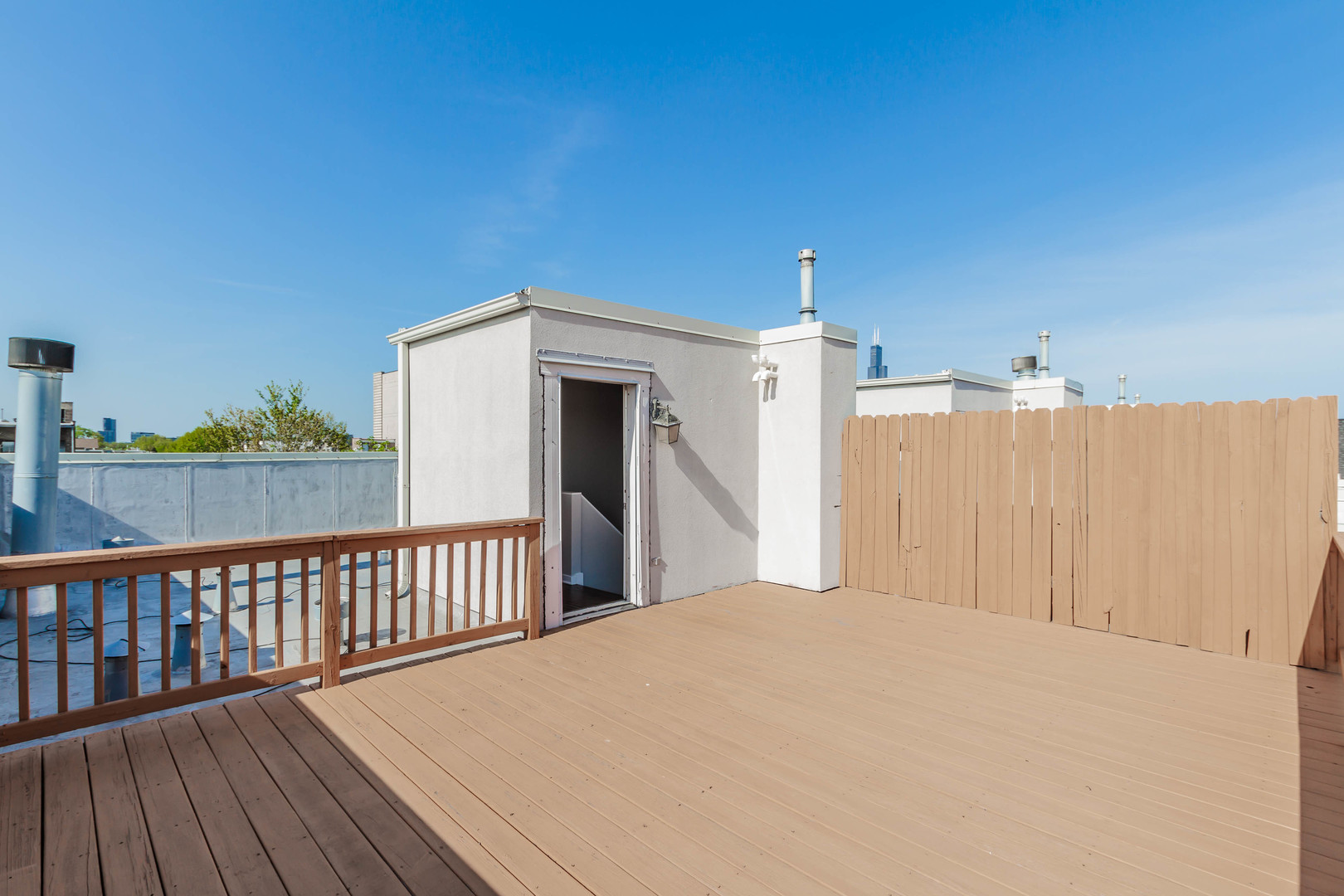 1443 West Fillmore Street Chicago, IL 60607 - Photo 32 of 37 a view of a roof deck