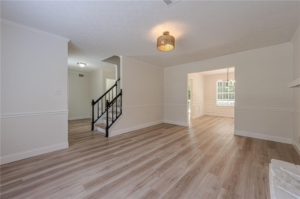 10310 Rillridge Court Alpharetta, GA 30022 - Photo 5 of 33 Gallery Image 5