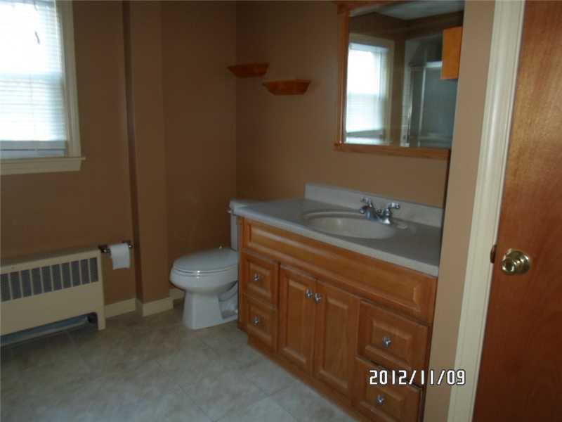 277 Old County Road Smithfield, RI 02917 - Photo 6 of 12 Bathroom.