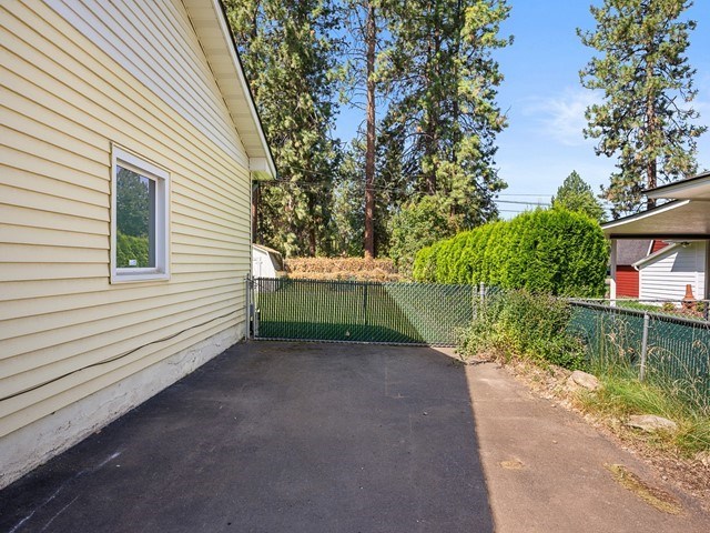 1610 South Vercler Road Spokane Valley, WA 99216 - Photo 3 of 22
