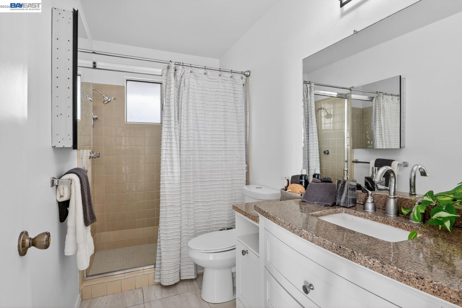 16605 Rolando Avenue Castro Valley, CA 94578 - Photo 24 of 48