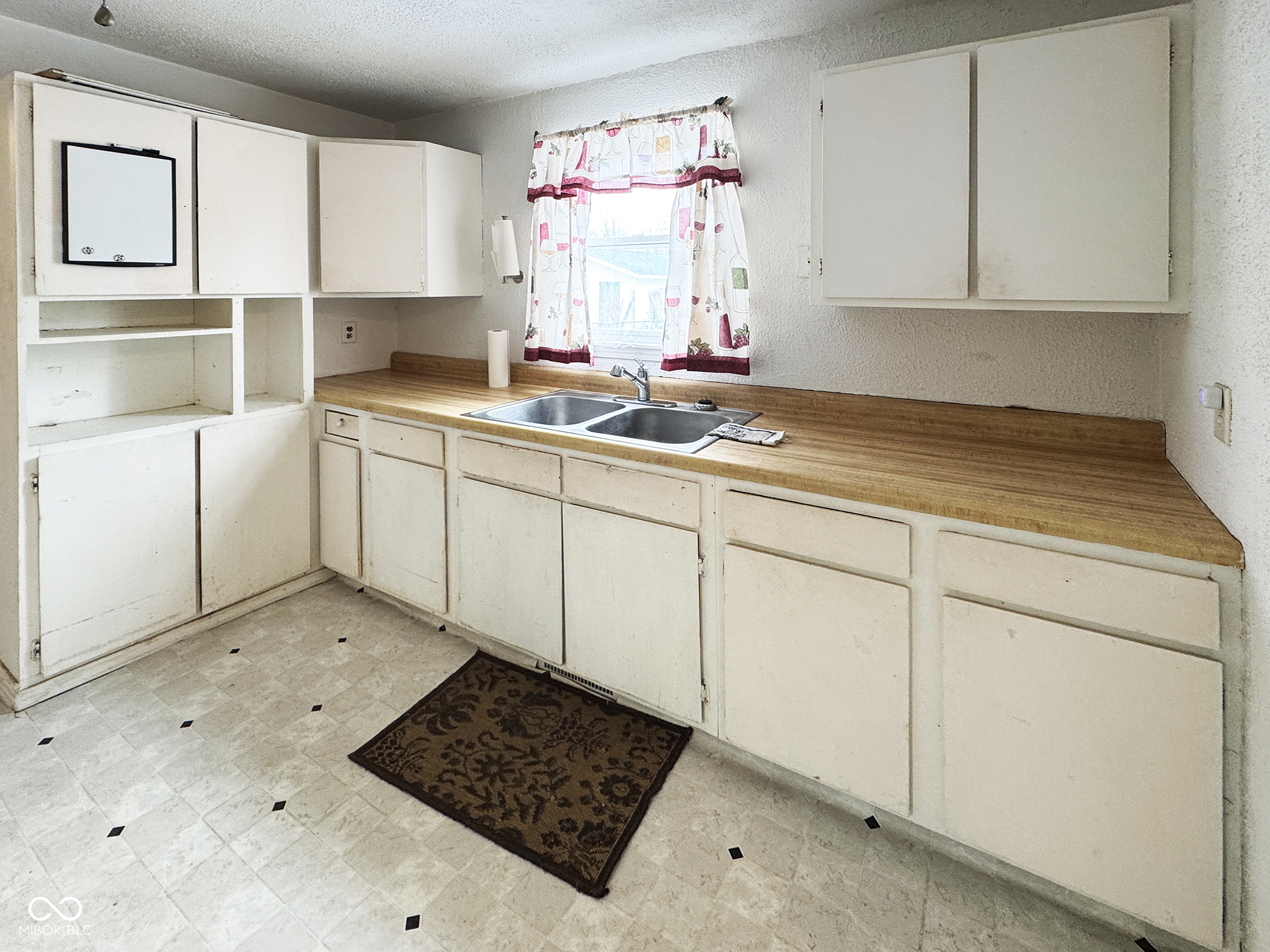2714 Maywood Road Indianapolis, IN 46241 - Photo 4 of 26 Gallery Image 4