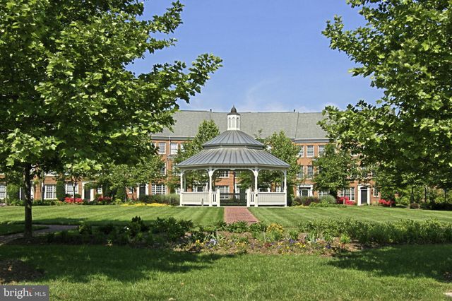 $458,000 | 400 Cameron Station Boulevard, Unit 407, Alexandria, VA 22304