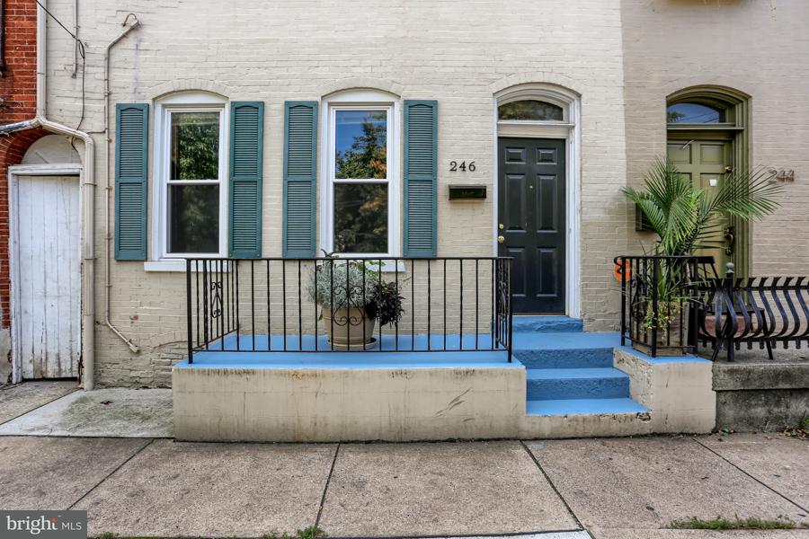 246 East Walnut Street Lancaster, PA 17602 - Photo 2 of 41