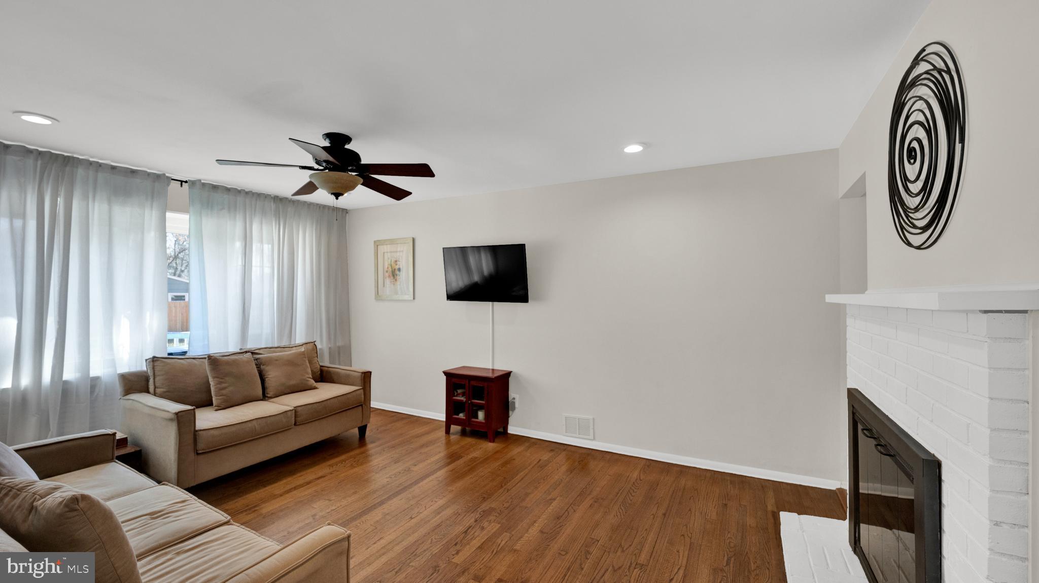 2 Pin Oak Drive Lawrence Township, NJ 08648 - Photo 12 of 40