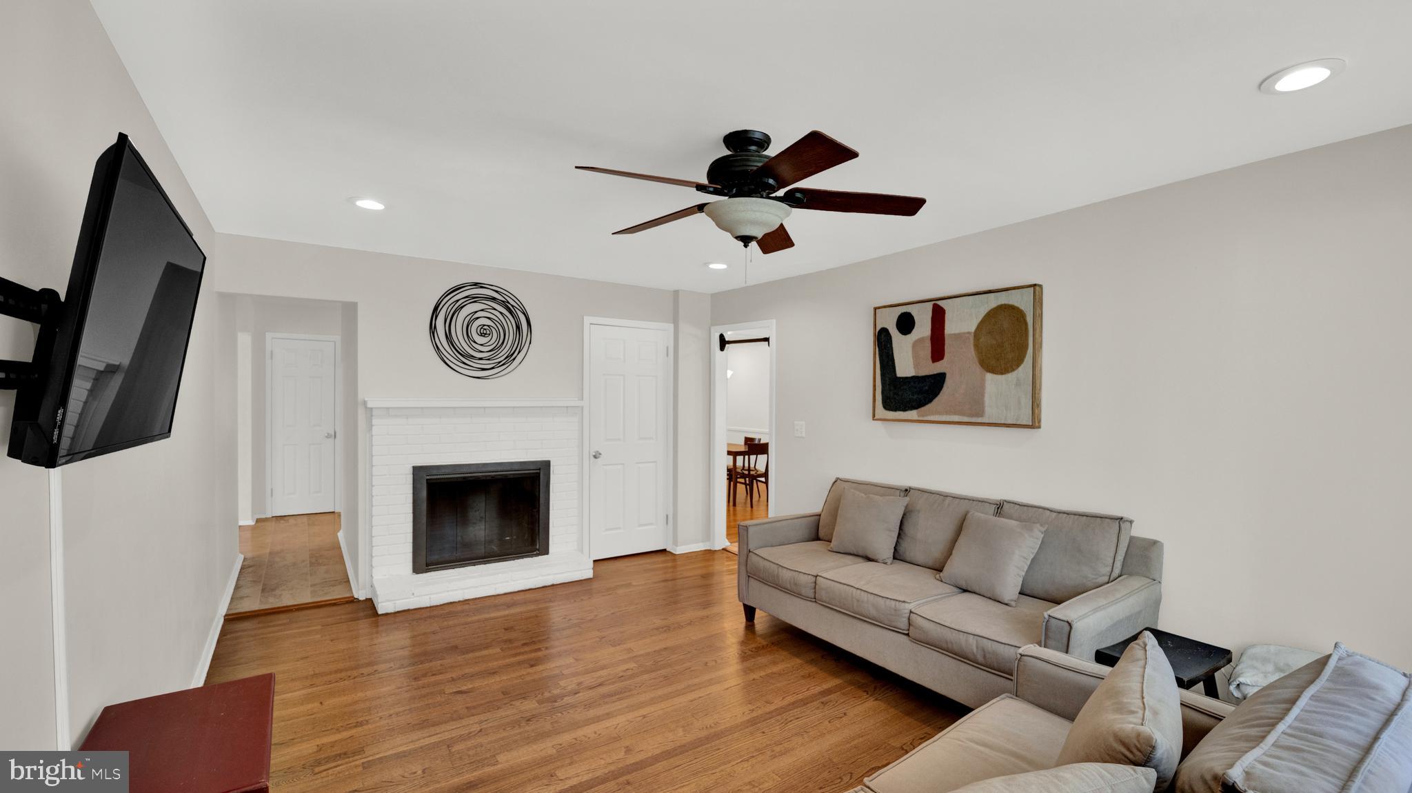 2 Pin Oak Drive Lawrence Township, NJ 08648 - Photo 14 of 40