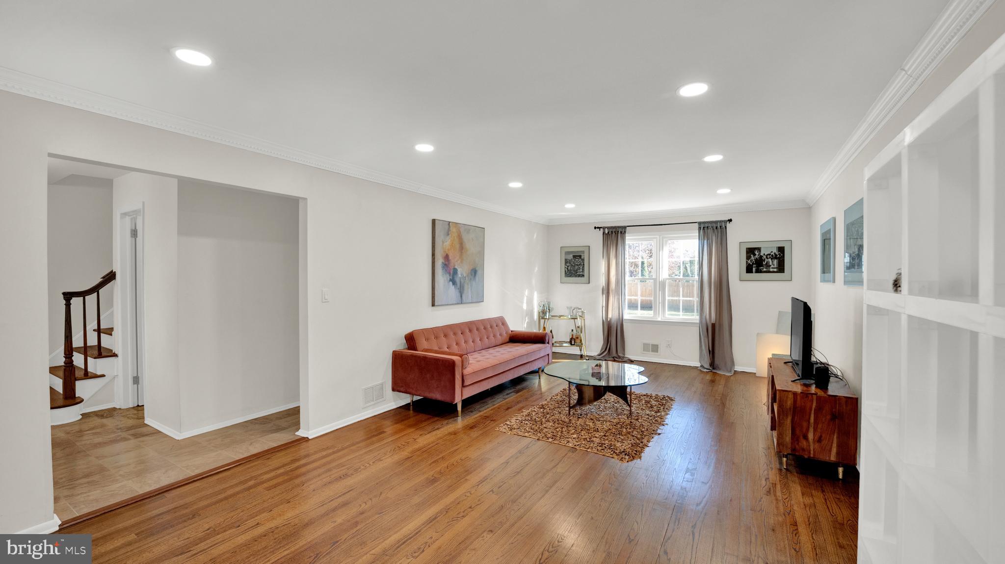 2 Pin Oak Drive Lawrence Township, NJ 08648 - Photo 18 of 40