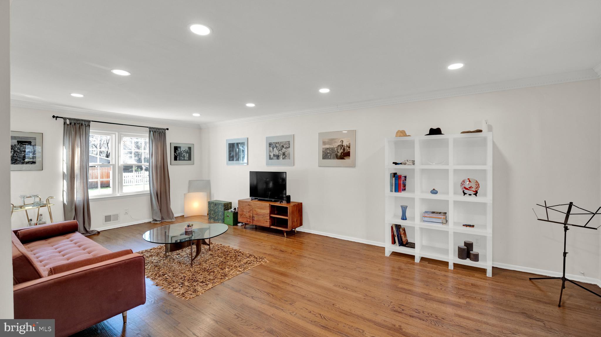 2 Pin Oak Drive Lawrence Township, NJ 08648 - Photo 19 of 40