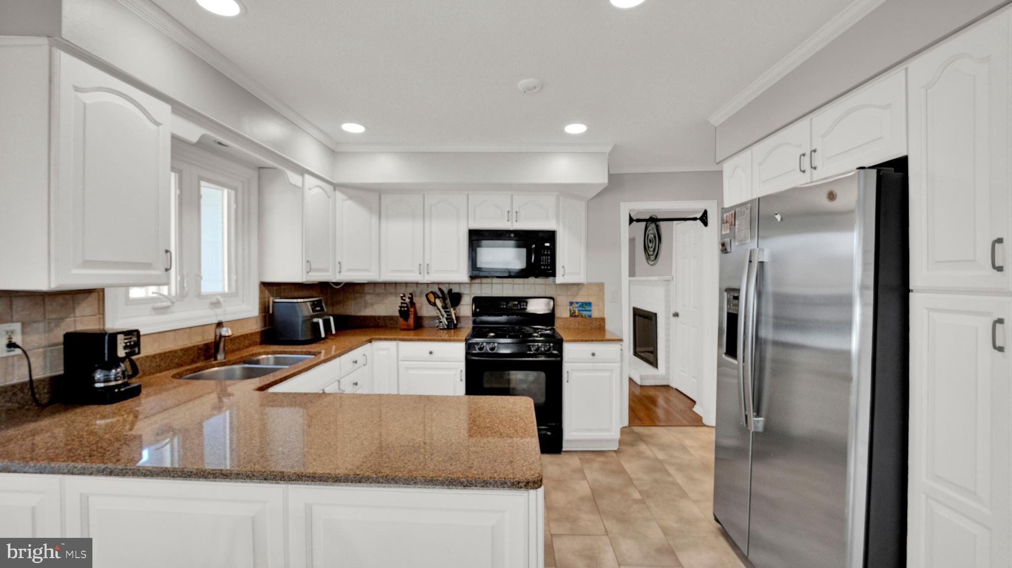 2 Pin Oak Drive Lawrence Township, NJ 08648 - Photo 6 of 40