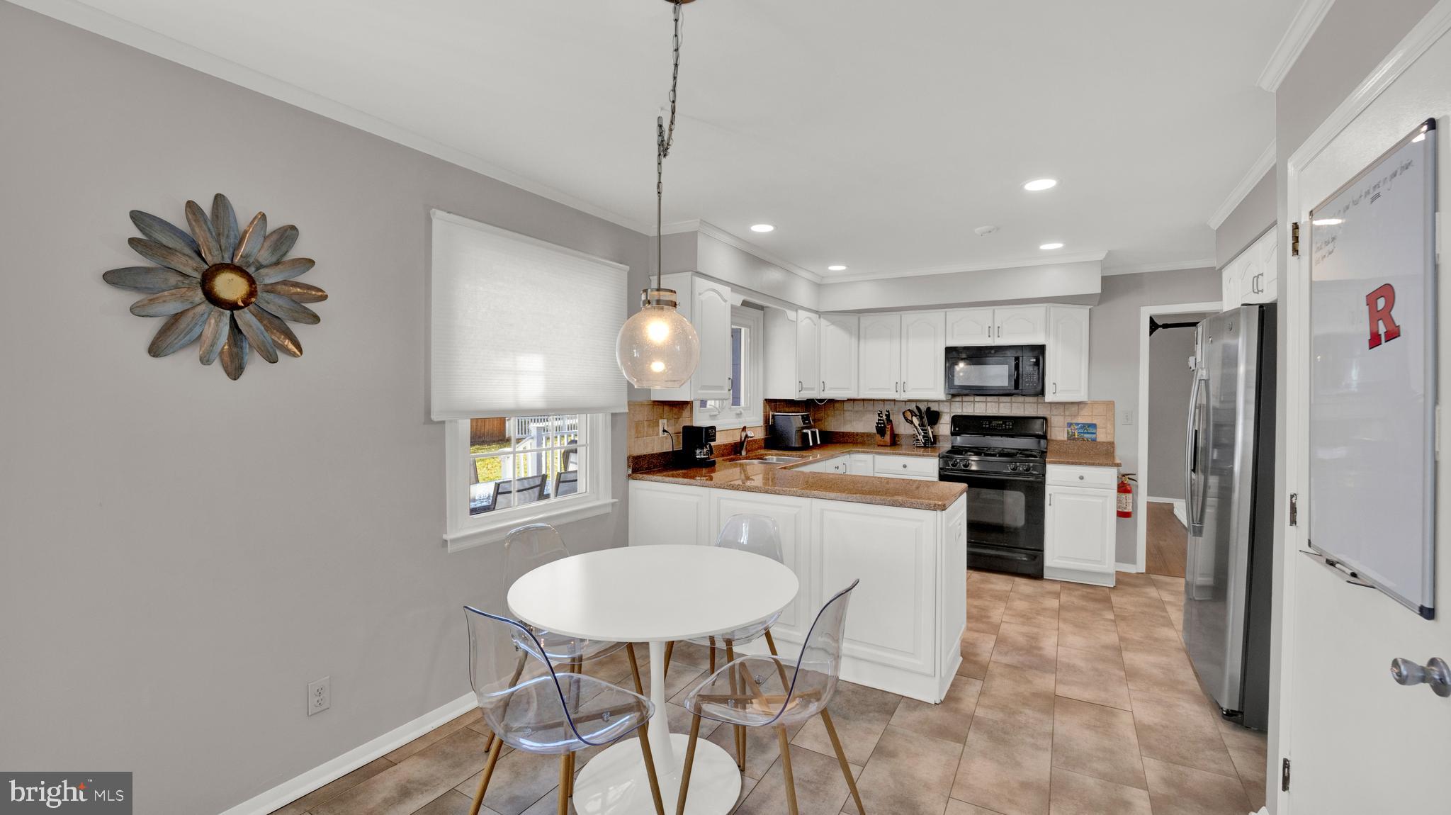 2 Pin Oak Drive Lawrence Township, NJ 08648 - Photo 8 of 40