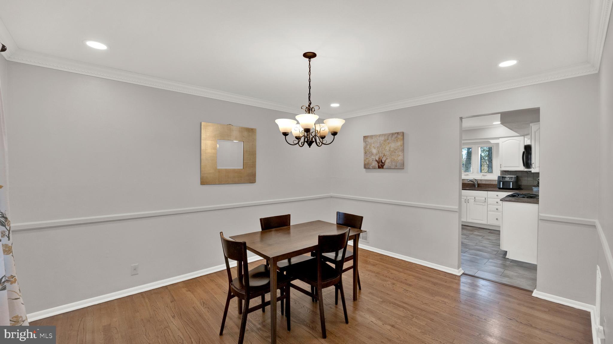 2 Pin Oak Drive Lawrence Township, NJ 08648 - Photo 9 of 40