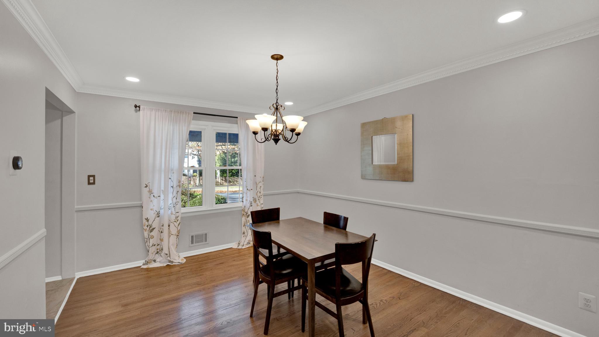 2 Pin Oak Drive Lawrence Township, NJ 08648 - Photo 10 of 40