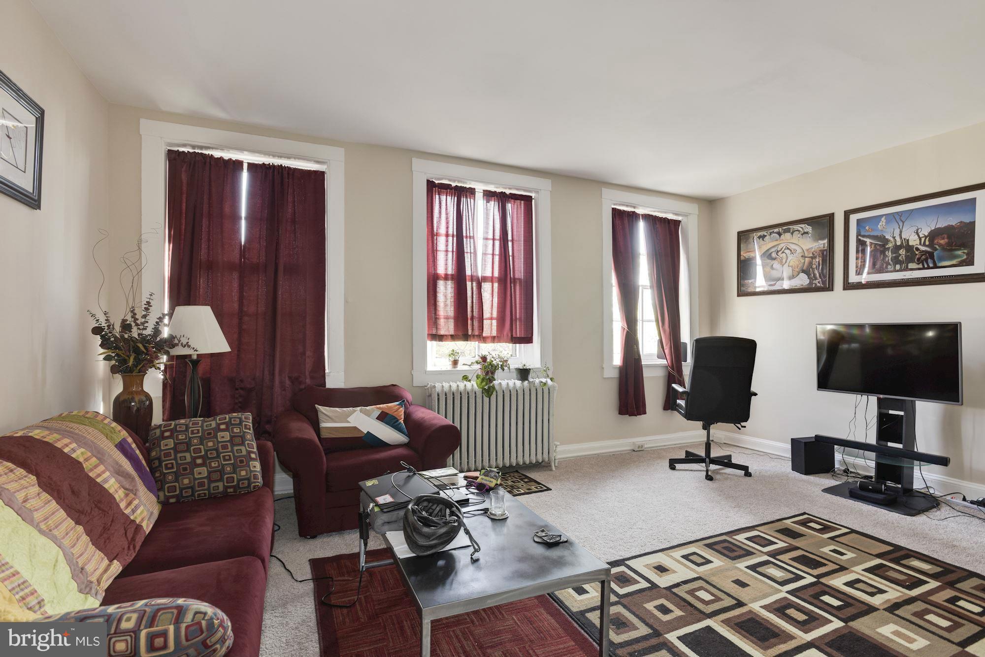 804 North Calvert Street Baltimore, MD 21202 - Photo 18 of 28 Living Room