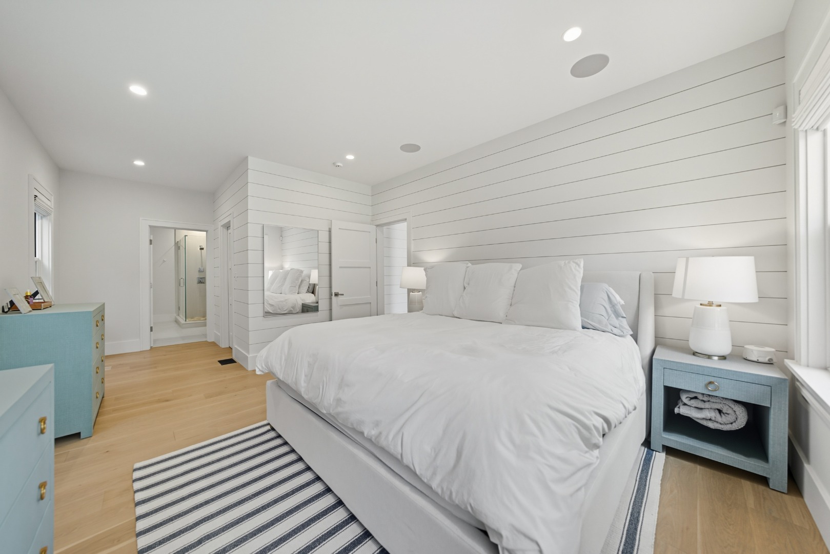 4 Red Mill Lane Nantucket, MA 02554 - Photo 22 of 39 1st Floor Bedroom Suite