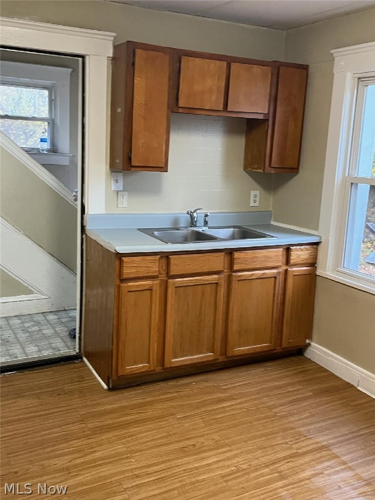 2314 Henninger Road Cleveland, OH 44109 - Photo 4 of 42 Gallery Image 4