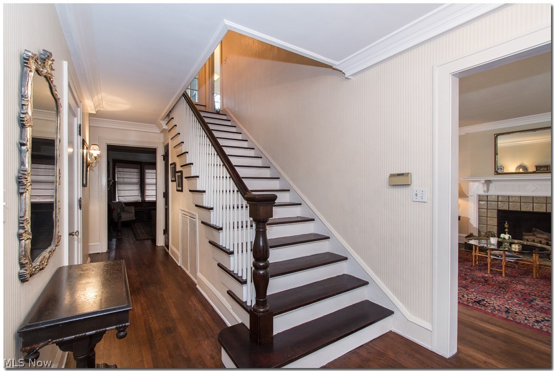 2916 Edgehill Road Cleveland, OH 44118 - Photo 2 of 30 Gallery Image 2