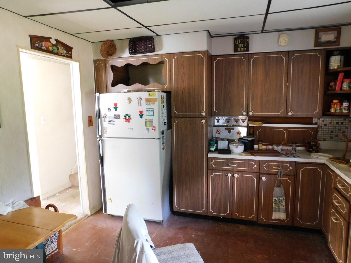 1962 Bell Avenue Baltimore, MD 21227 - Photo 7 of 14 Kitchen