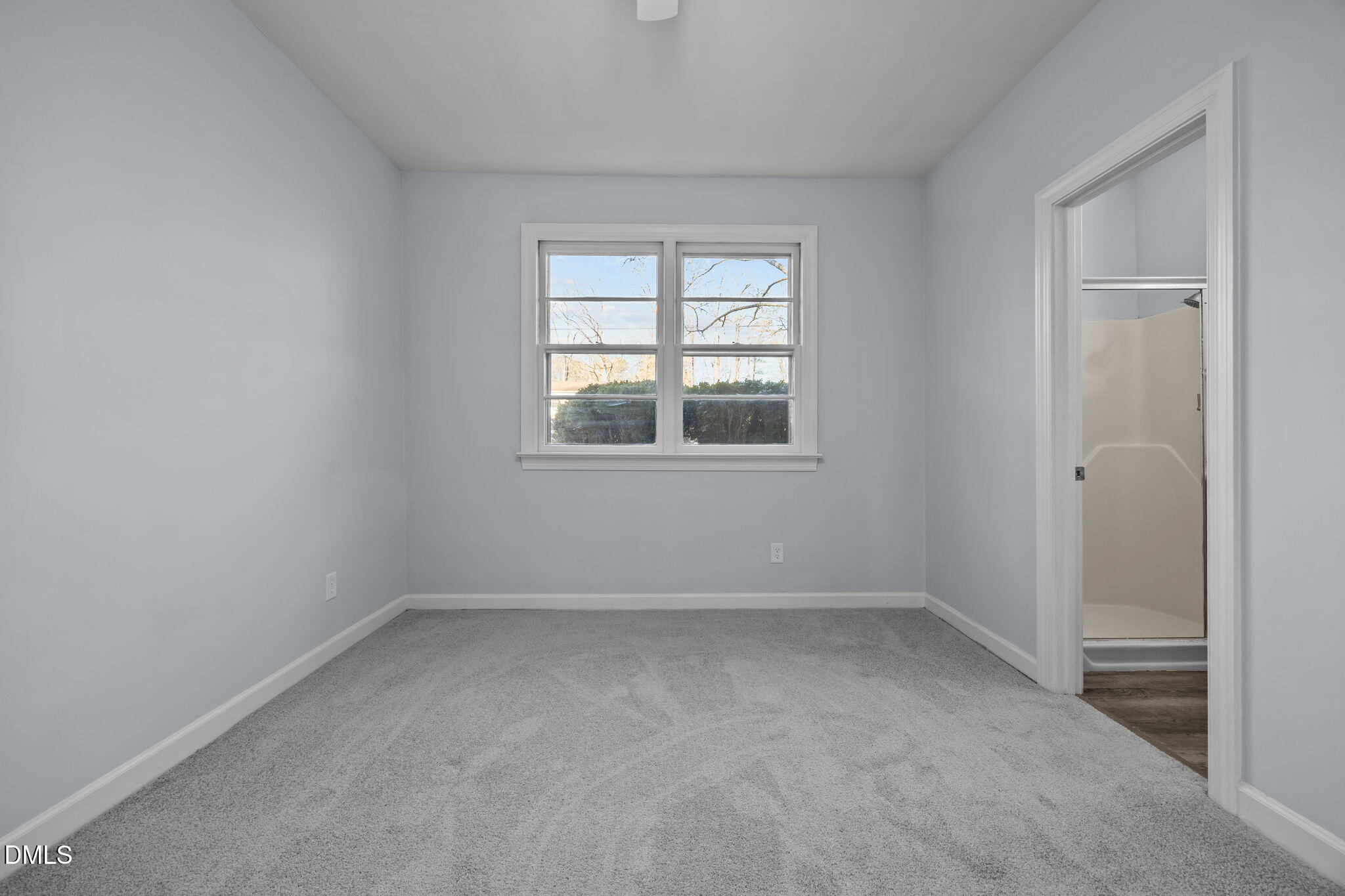 122 Ridgecrest Drive Warrenton, NC 27589 - Photo 42 of 48 an empty room with a window