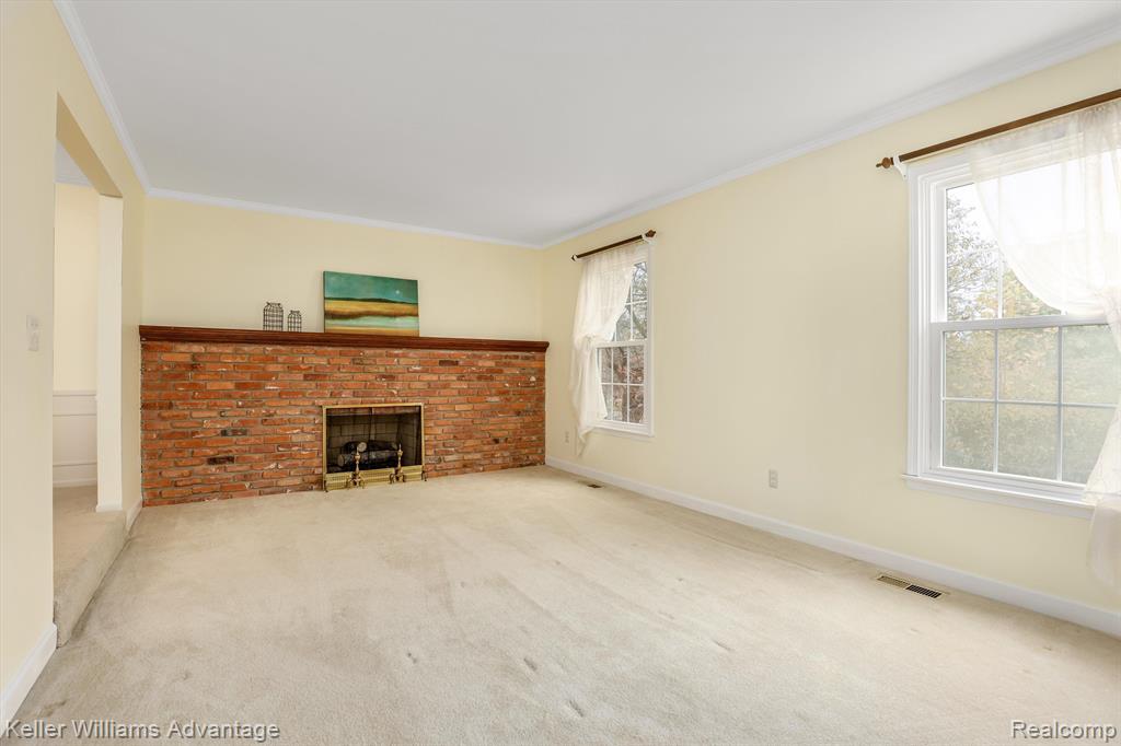 229 Aintree Road Rochester, MI 48306 - Photo 9 of 40