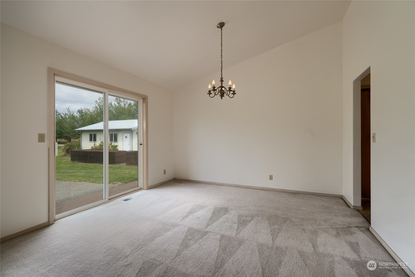 11256 Farm To Market Road Mount Vernon, WA 98273 - Photo 9 of 39 Gallery Image 9
