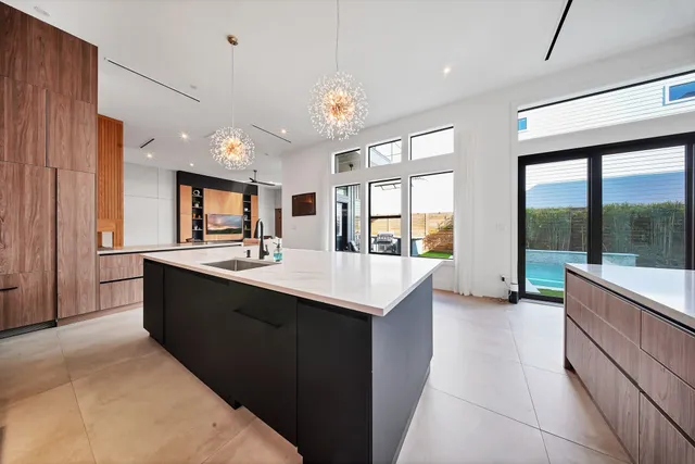 $20,000 | 5414 John Dreaper Drive, Houston, TX 77056