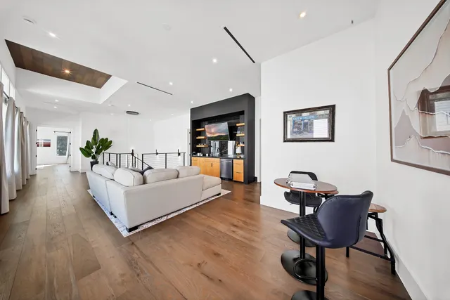 $20,000 | 5414 John Dreaper Drive, Houston, TX 77056